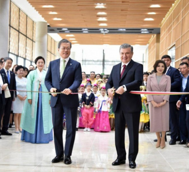 Koreys Madaniyat va Sanʼat Uyining oçilişi